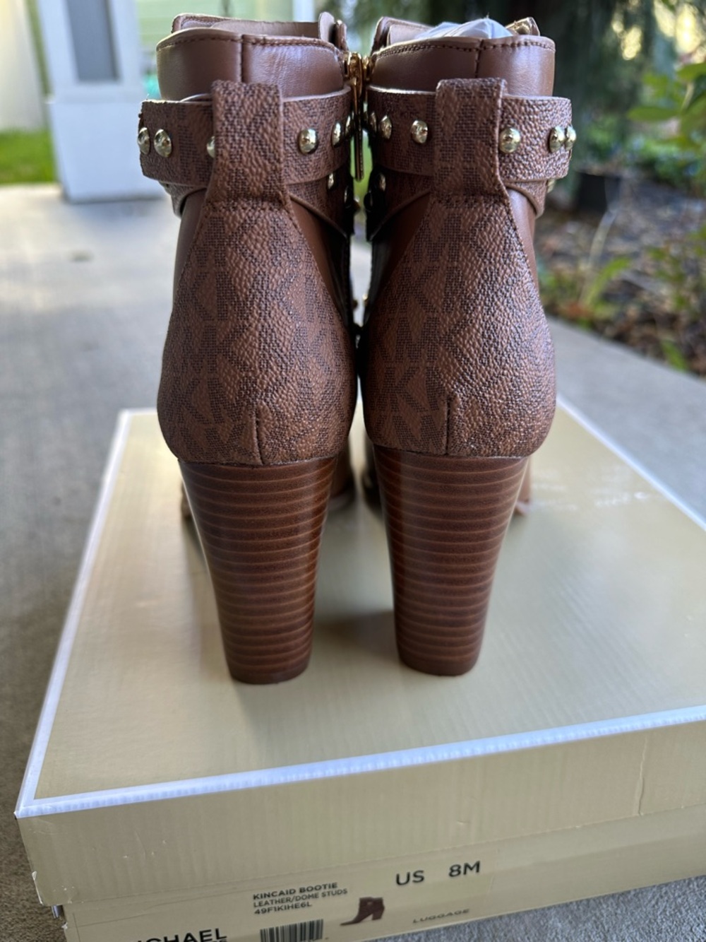 NIB Michael Kors KINCAID ANKLE BOOTIE LEATHER/DOME STUDS BROWN 8M US - Picture 7 of 10